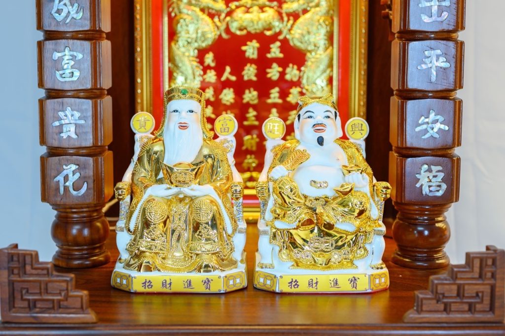 Tượng Thần Tài Thổ Địa bằng Sứ 10 inch cao 25cm, được dát Vàng 24K, nhập khẩu Đài Loan cao cấp tượng Thần Tài Thổ Địa màu vàng bằng sứ