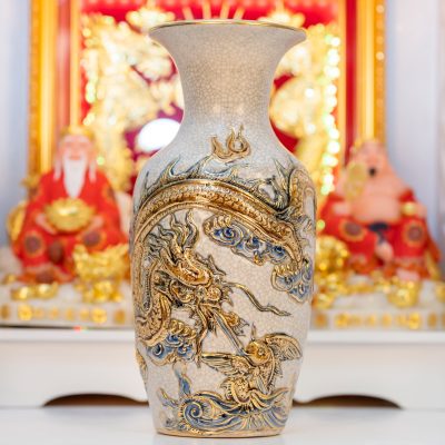Bình hoa thờ cúng