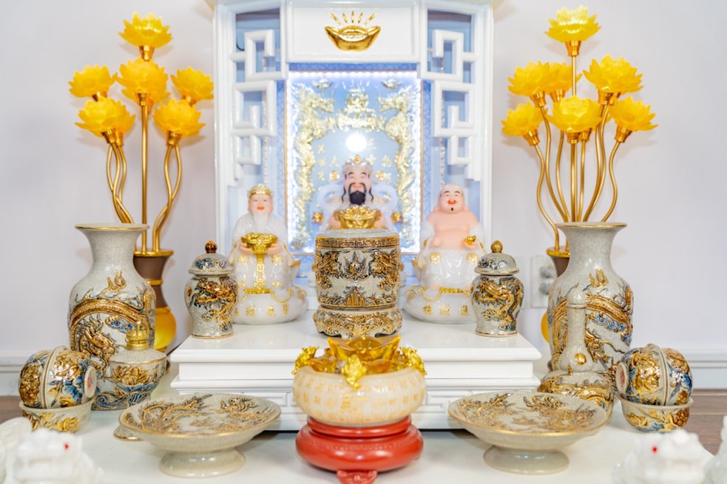 Mua Bộ Đồ Thờ Bát Tràng Chính Hãng Ở Đâu?