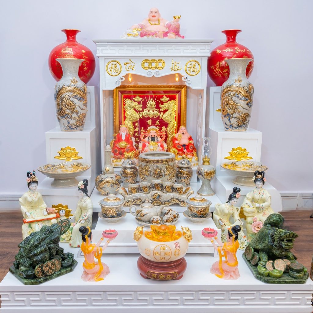Đặc Điểm Nổi Bật Của Bộ Đồ Thờ Bát Tràng Đặc Điểm Nổi Bật Của Bộ Đồ Thờ Bát Tràng