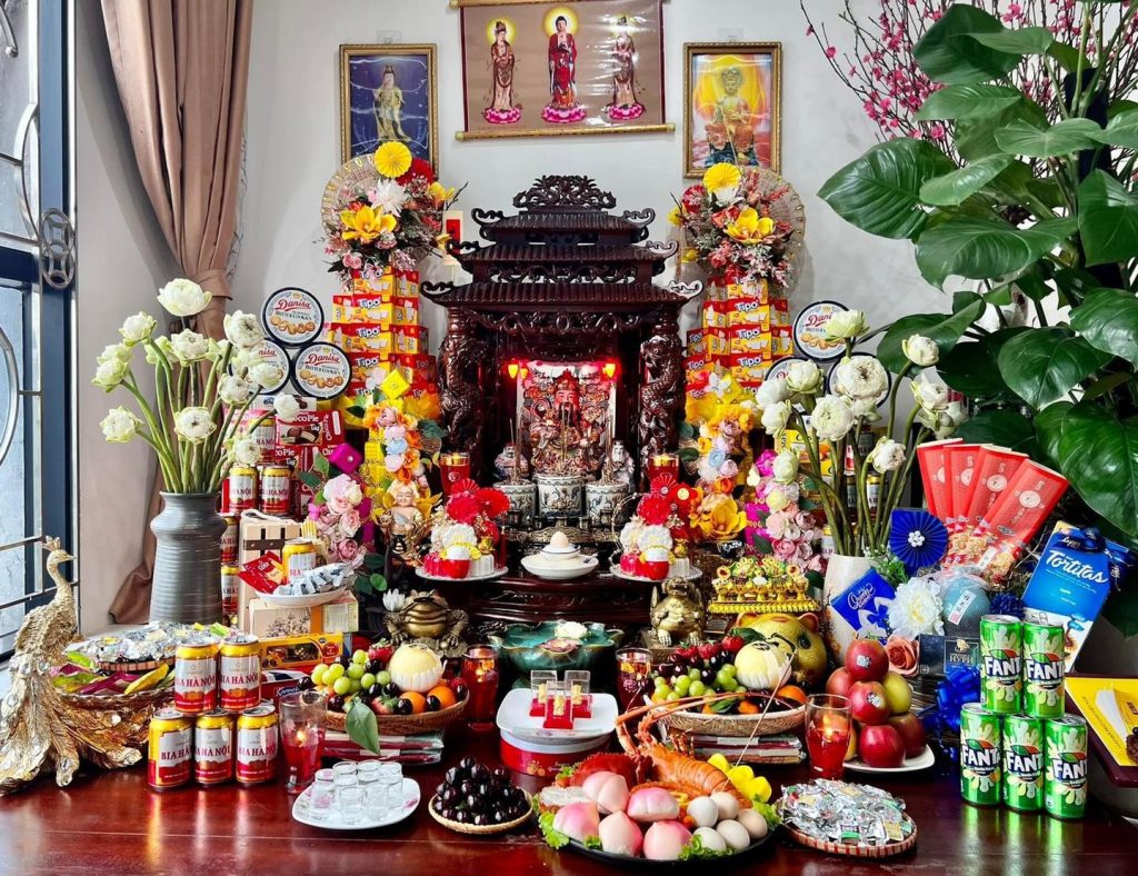 Có Nên Cúng Đồ Ăn Ngọt Cho Thần Tài Thổ Địa Không?