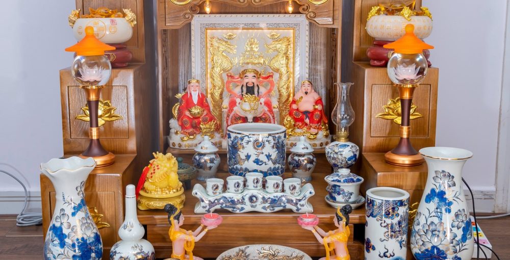 Bàn Thờ Thần Tài Gồm Những Vật Phẩm Nào?